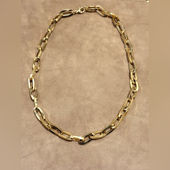 Jewelry - Elegant Golden Chain Necklace